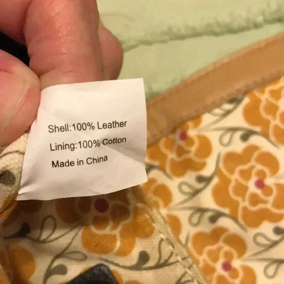 Emma Fox two-toned saddle crossbody bag. - Picture 10 of 10